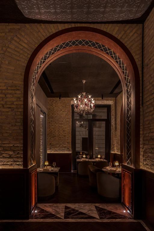 Gallery 19