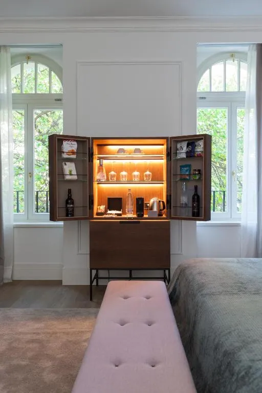 Gallery 9