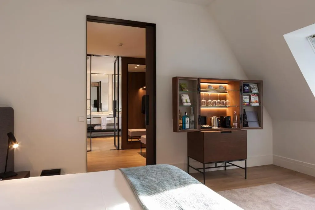 Gallery 15