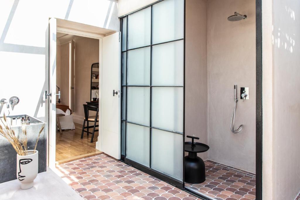 Gallery 7
