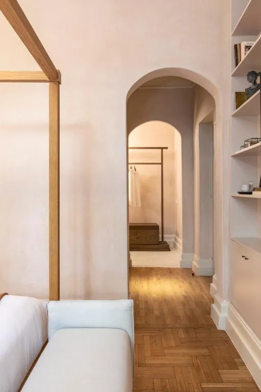 Gallery 12