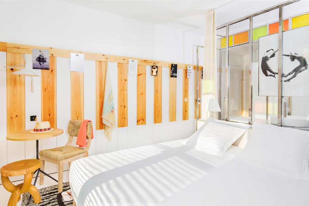 Gallery 17