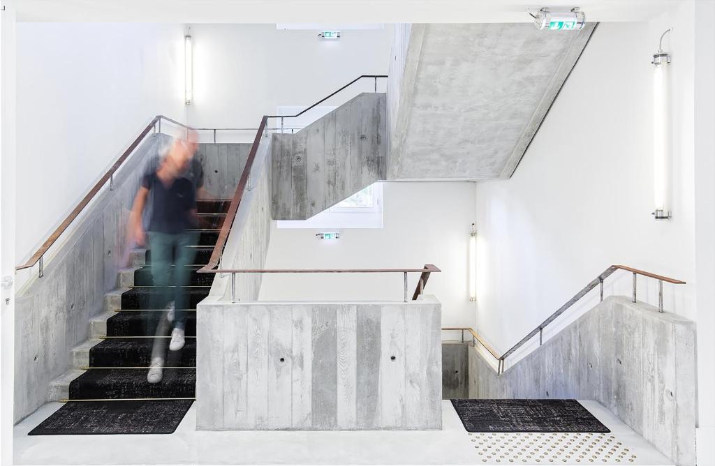 Gallery 19