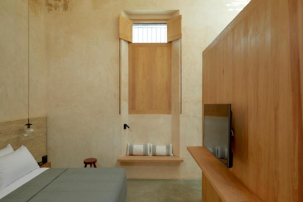 Gallery 12