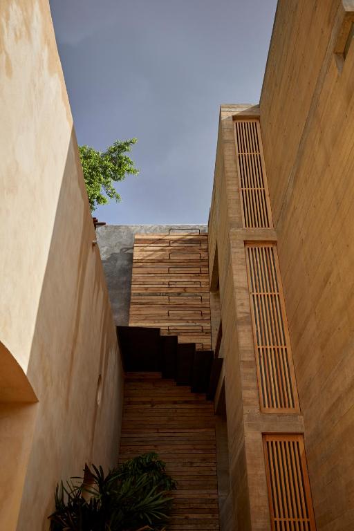 Gallery 18